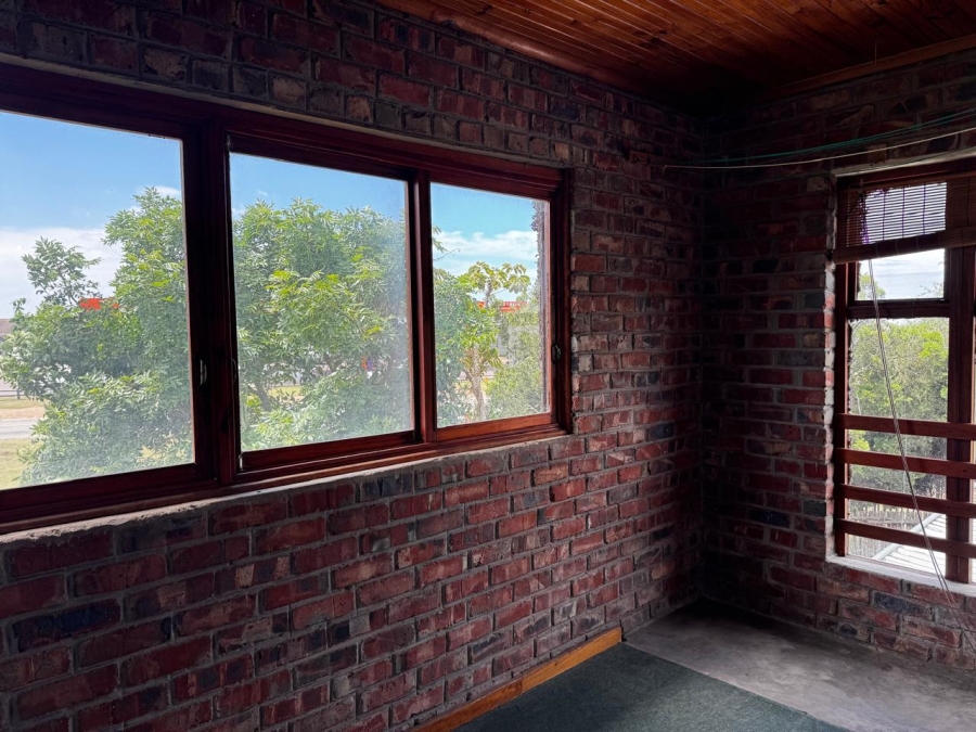 4 Bedroom Property for Sale in C Place Eastern Cape